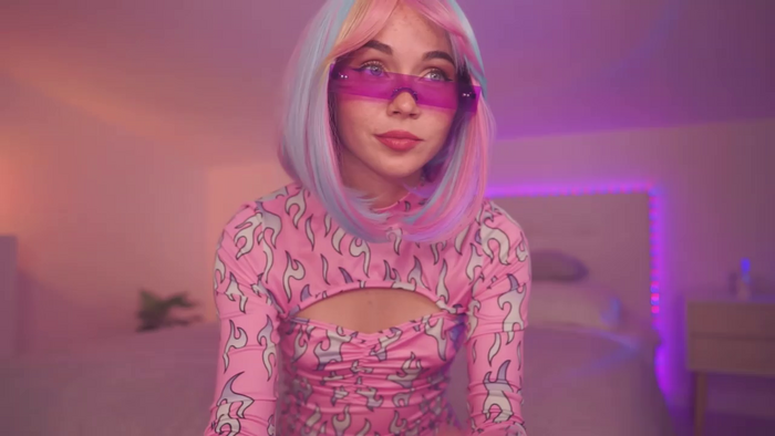 Sarah_Pink