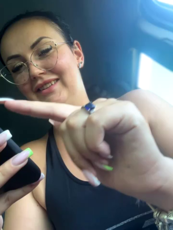 Young_hot_mom