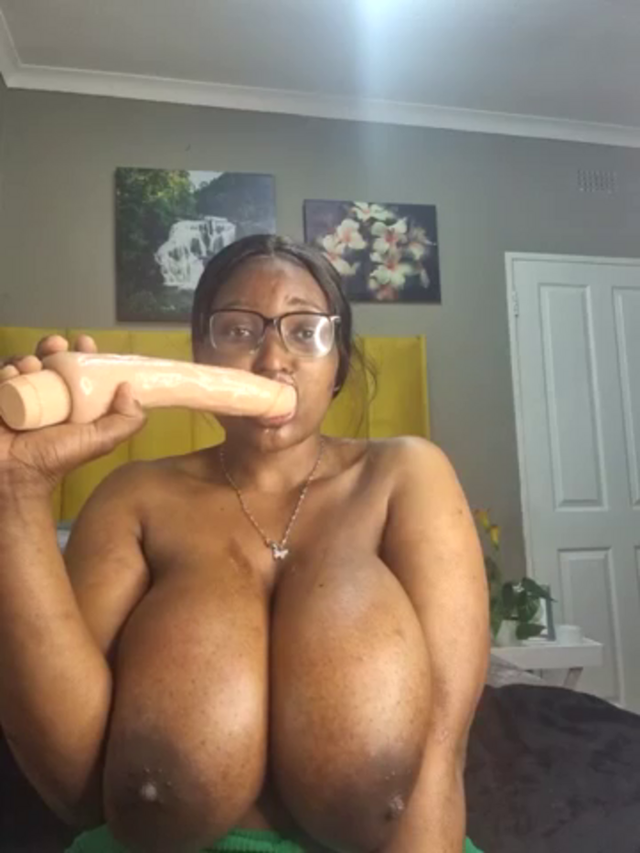 Bustygoddess32