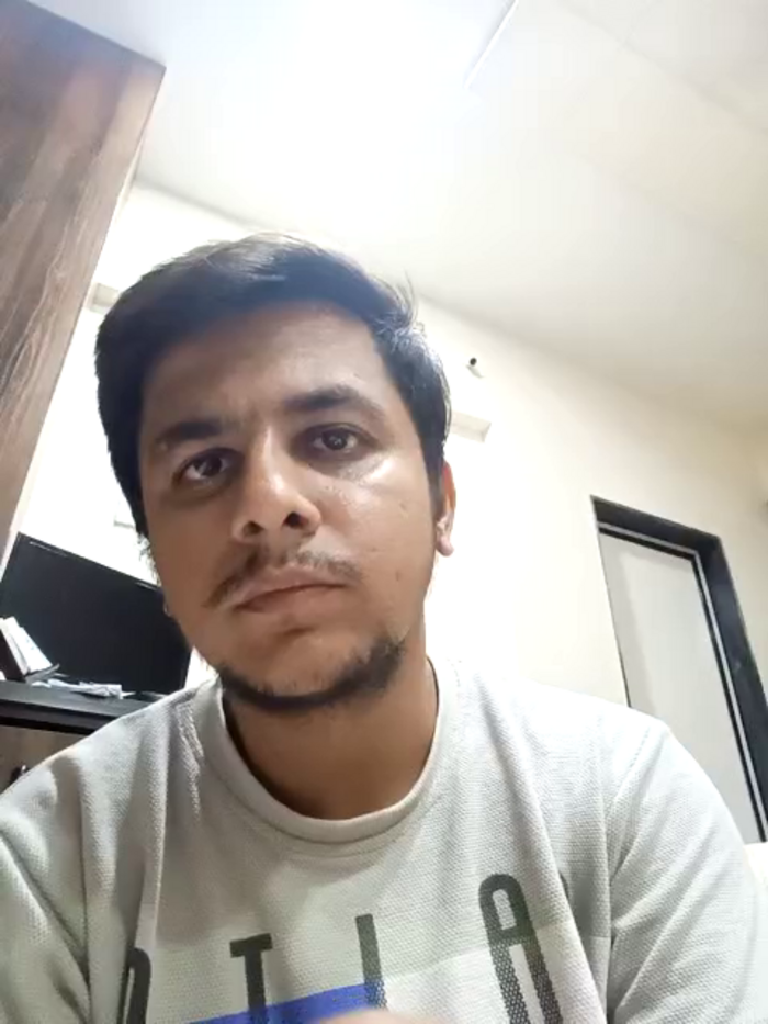 Rahul982136