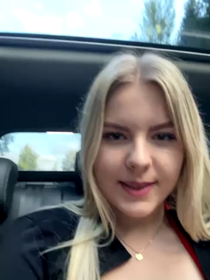 LaraBlond