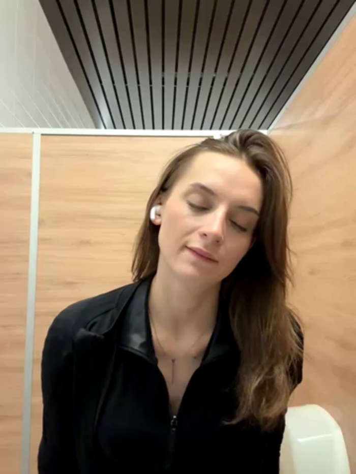 -AngelAri-