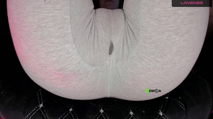 Cameltoy_squirt_inPants