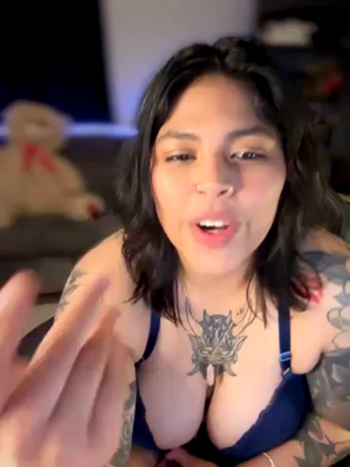 miacanela_xo