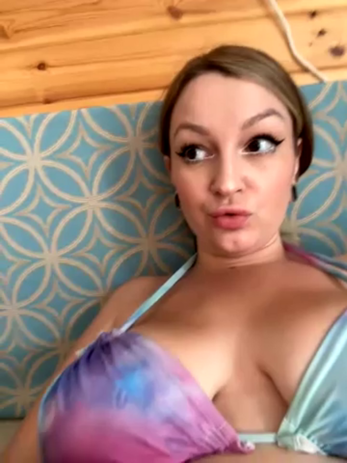 Teya_moon_