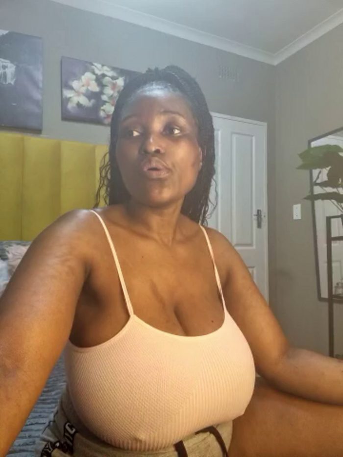 Bustygoddess32