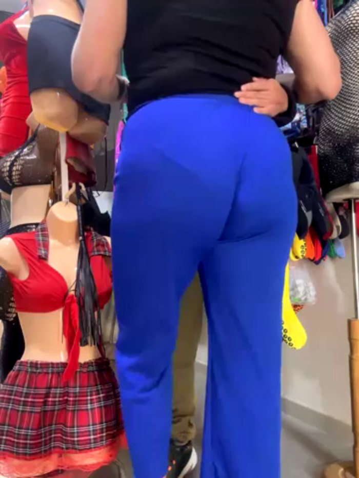 BUSTY-STORE-LAROSALIA1XXX