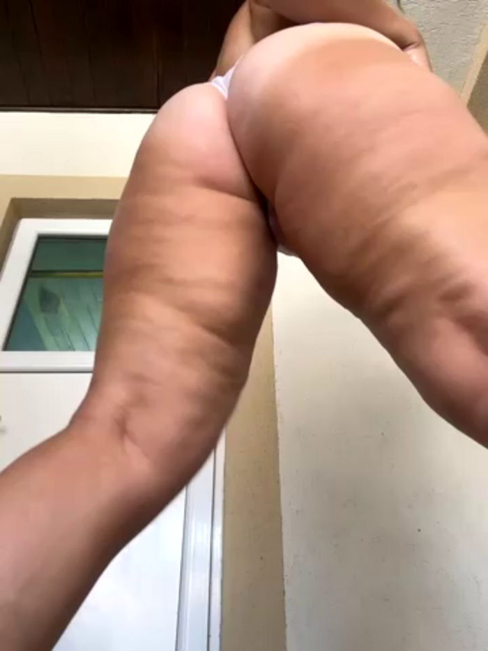 ladywithbigass