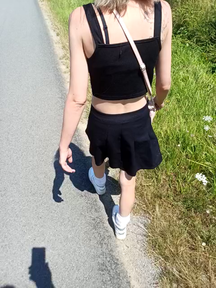 Timide_girl2