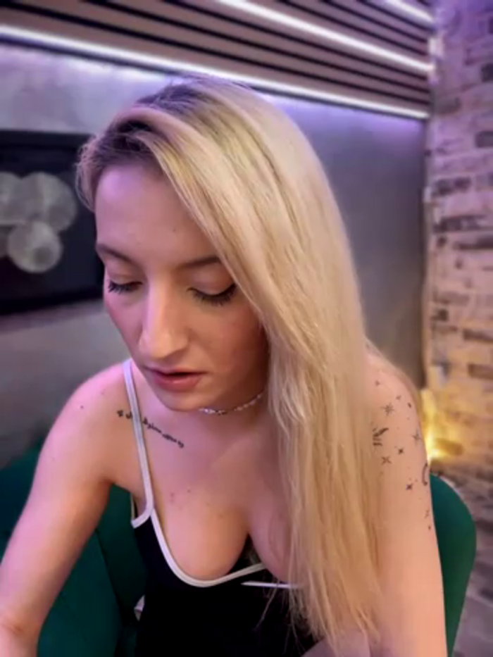 Ella_Charm