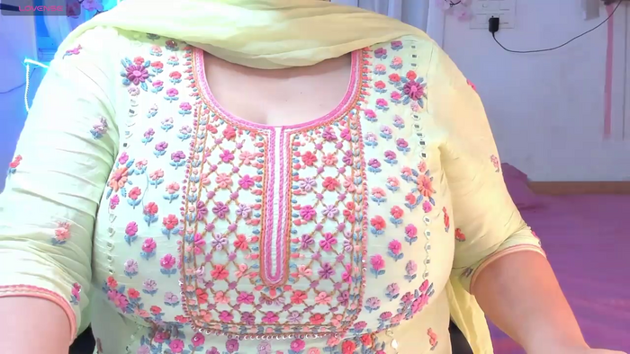 Gulabi_Queen