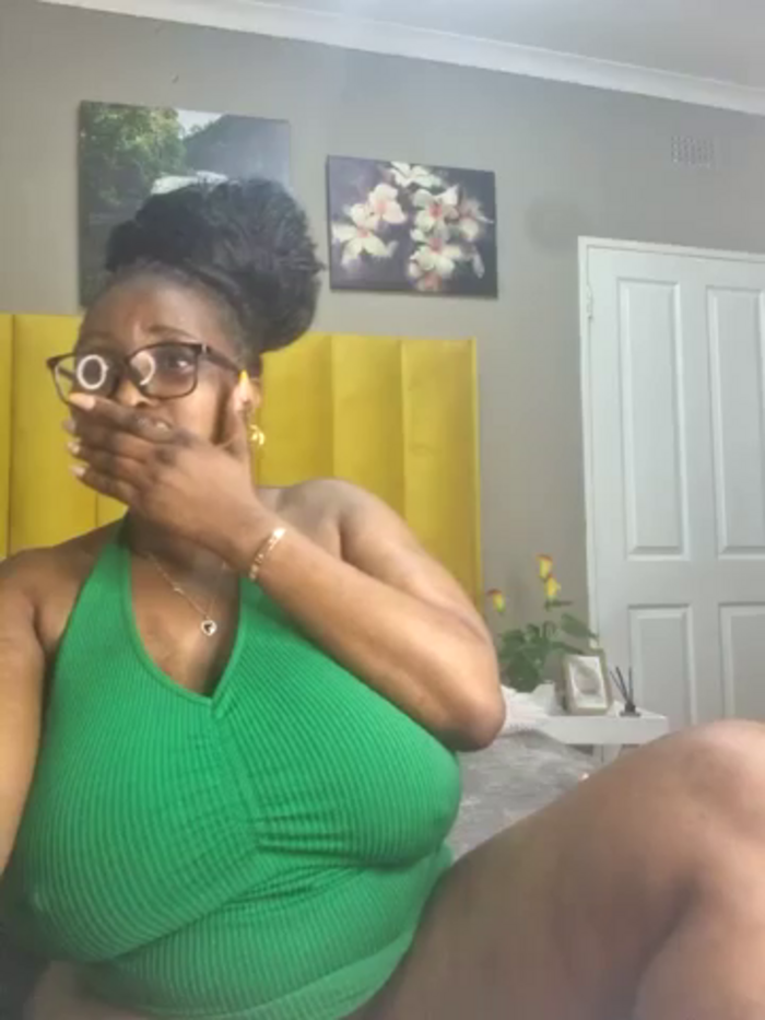 Bustygoddess32