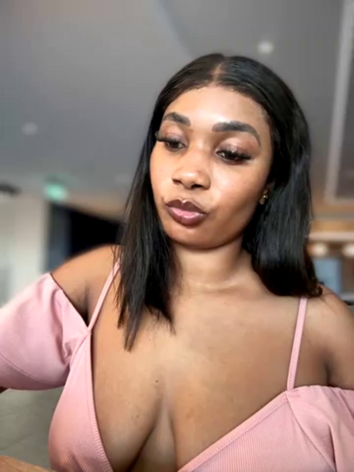 __Nessa__