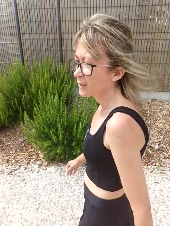 Timide_girl2