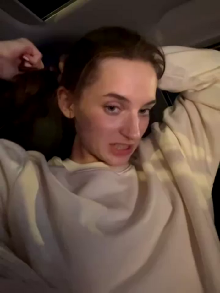 -AngelAri-
