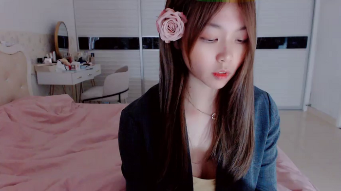 -Lucky_Girl