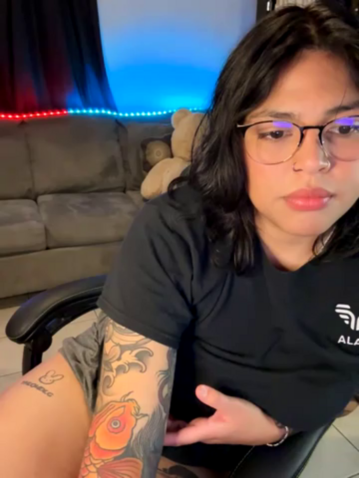 miacanela_xo