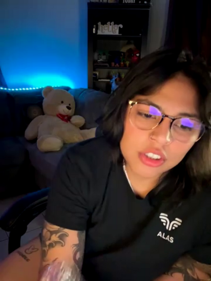 miacanela_xo