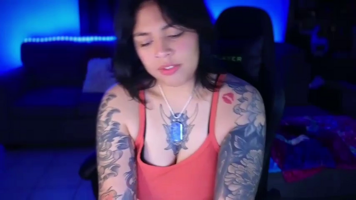 miacanela_xo