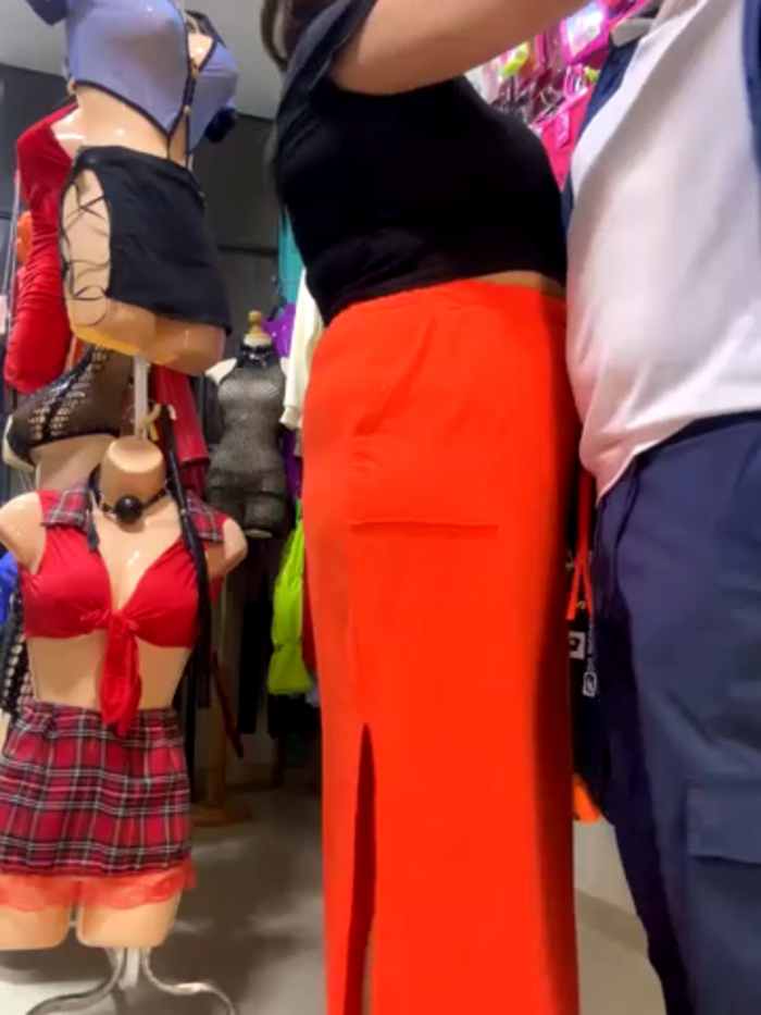 BUSTY-STORE-LAROSALIA1XXX