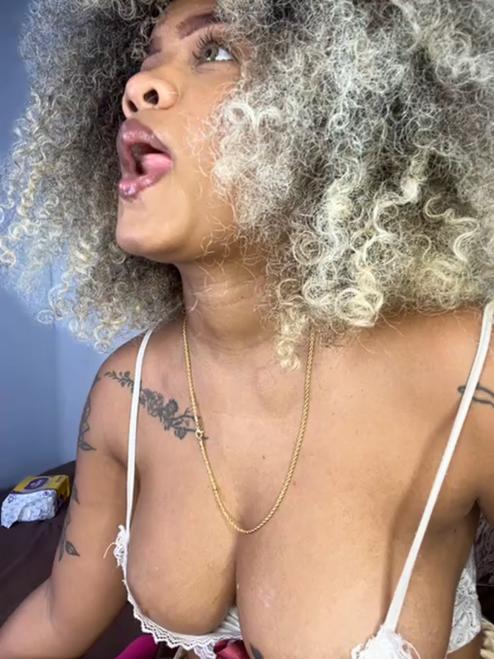 riri_brunnete