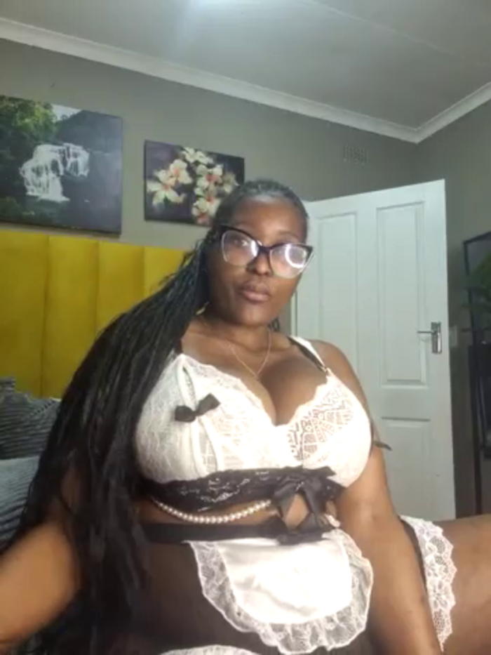 Bustygoddess32