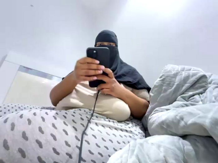Submissive_Arab