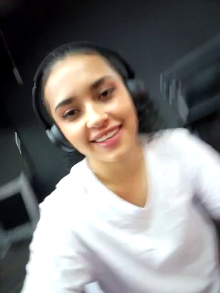 Lucy_Marin
