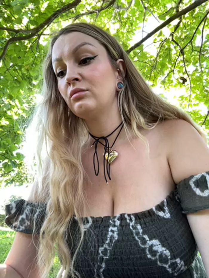 Teya_moon_