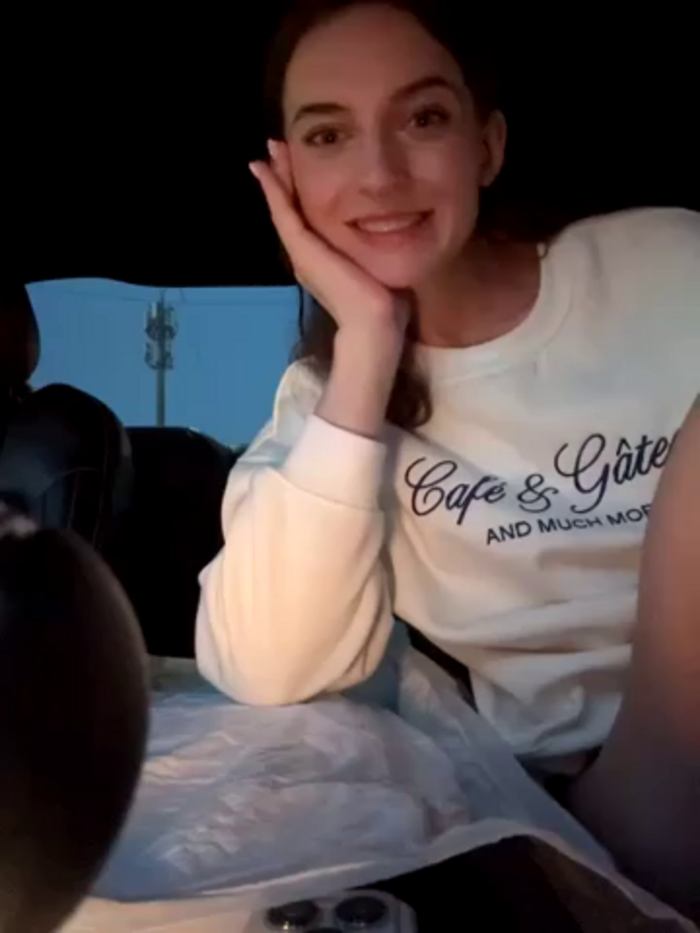 -AngelAri-