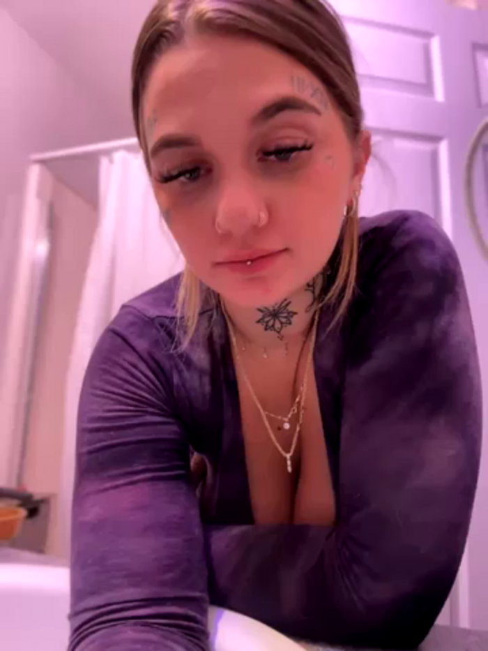 chloetease