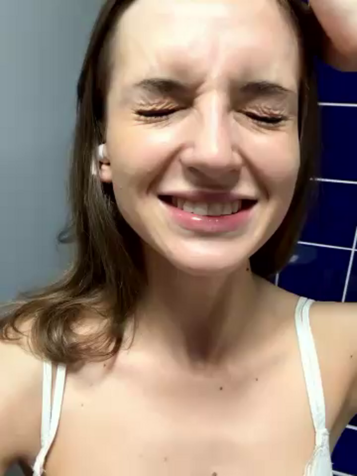 -AngelAri-