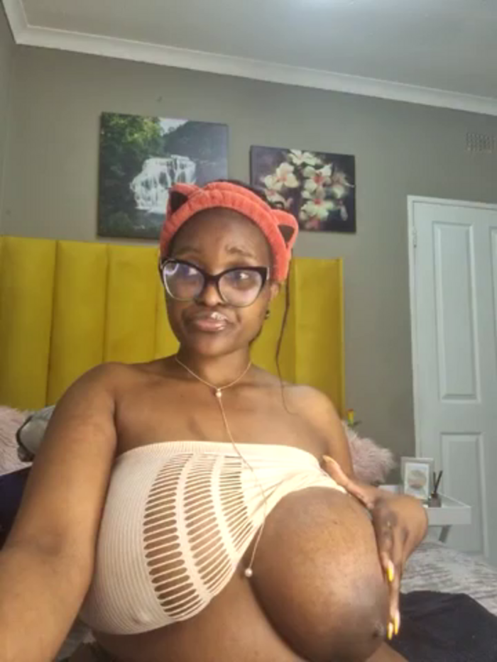 Bustygoddess32