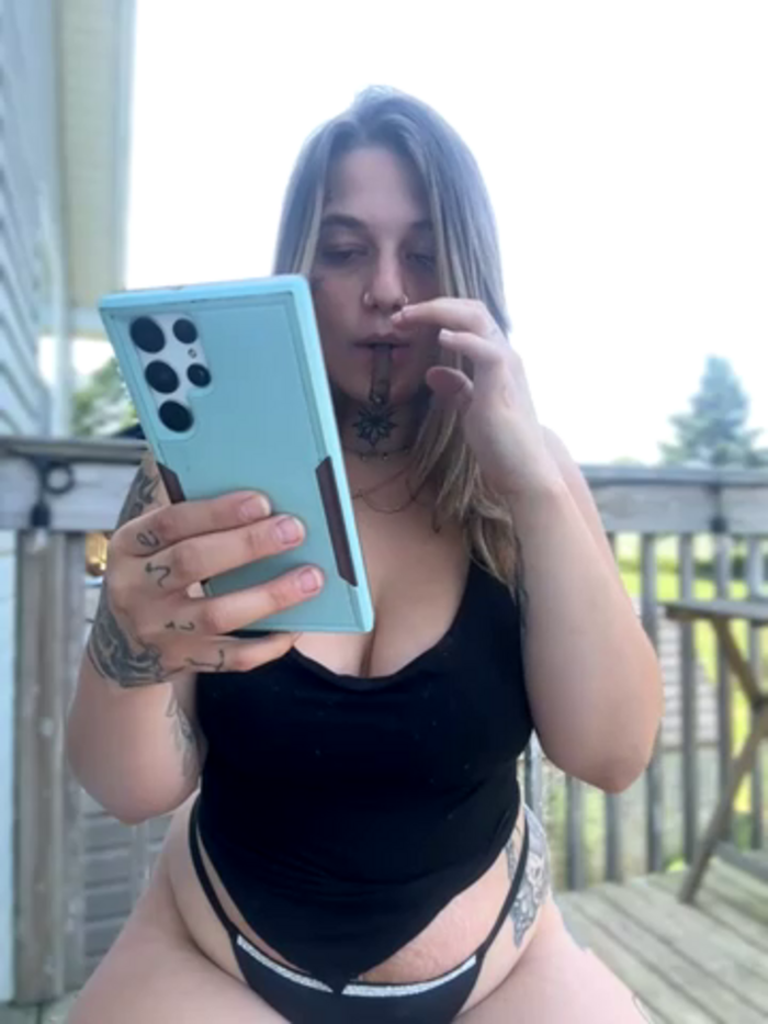 chloetease
