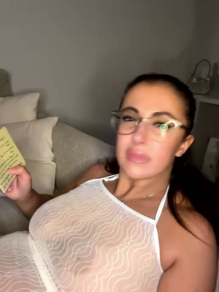 Mina_Khalifa