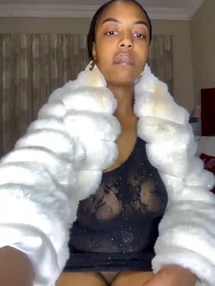 2024/07/28/stripchat-tamia_98-19-53-08