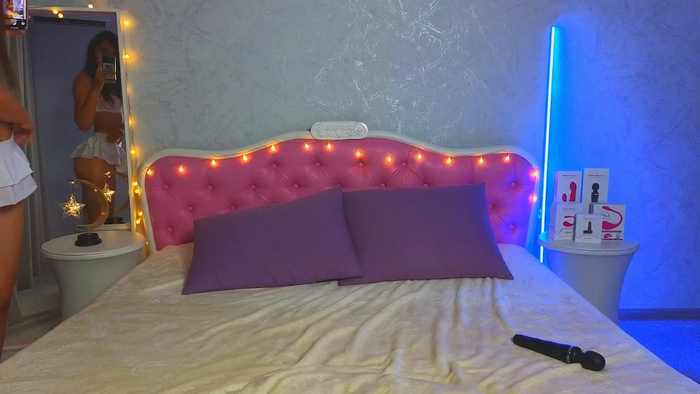 Ariana_Petite