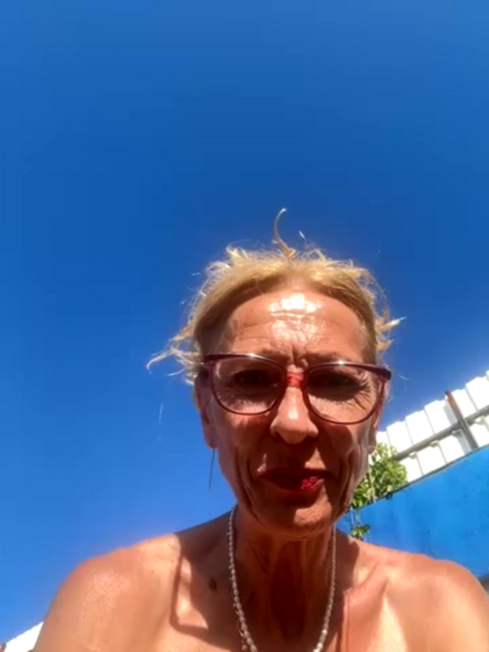 adella13