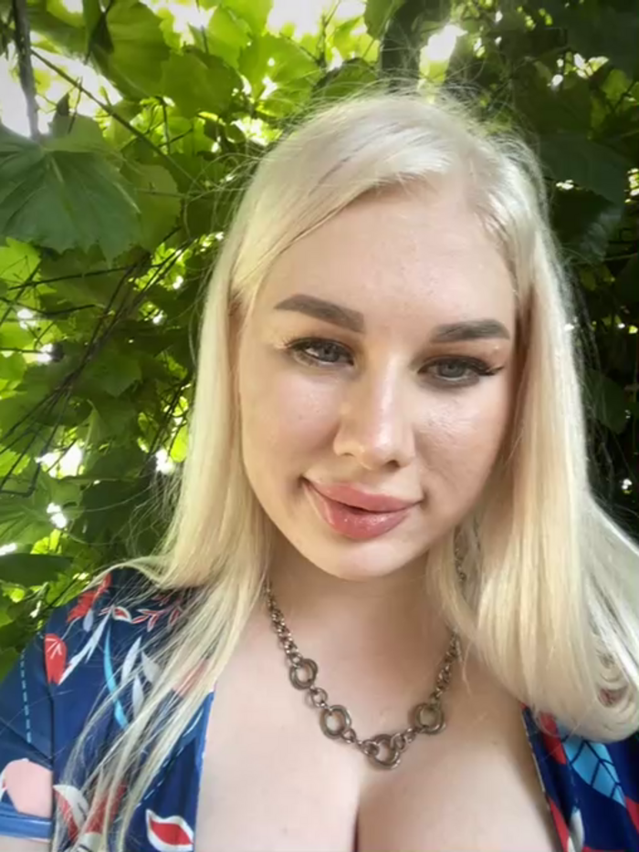 LaraHollywood