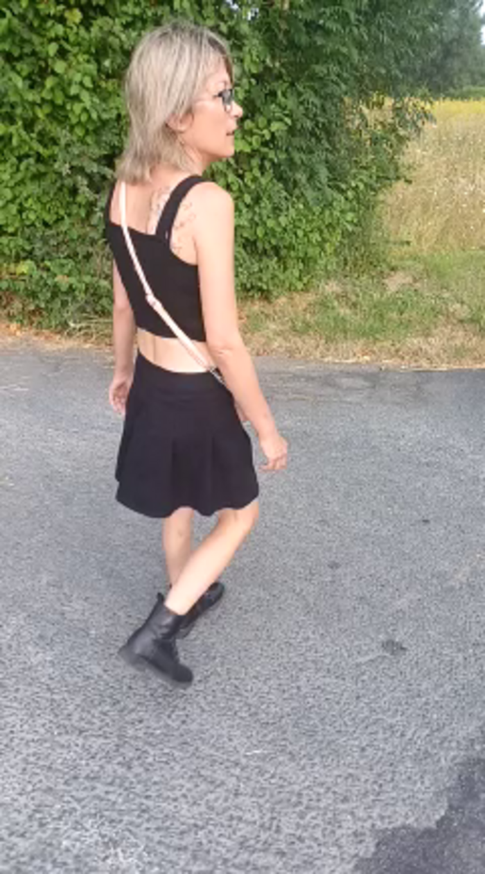 Timide_girl2