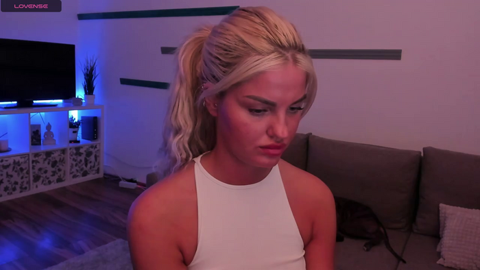 Nia_Blondie_X