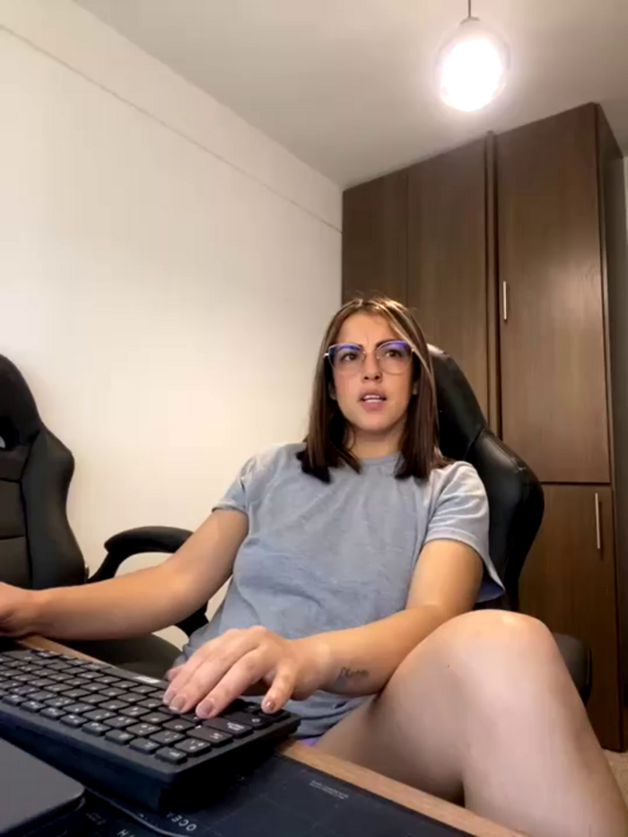 IsisLoveyes_