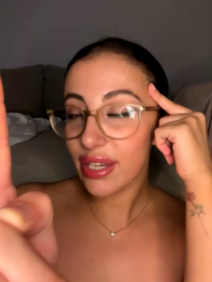 Mina_Khalifa