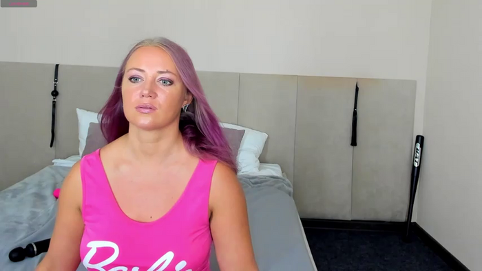 MuscleXXXBarbie