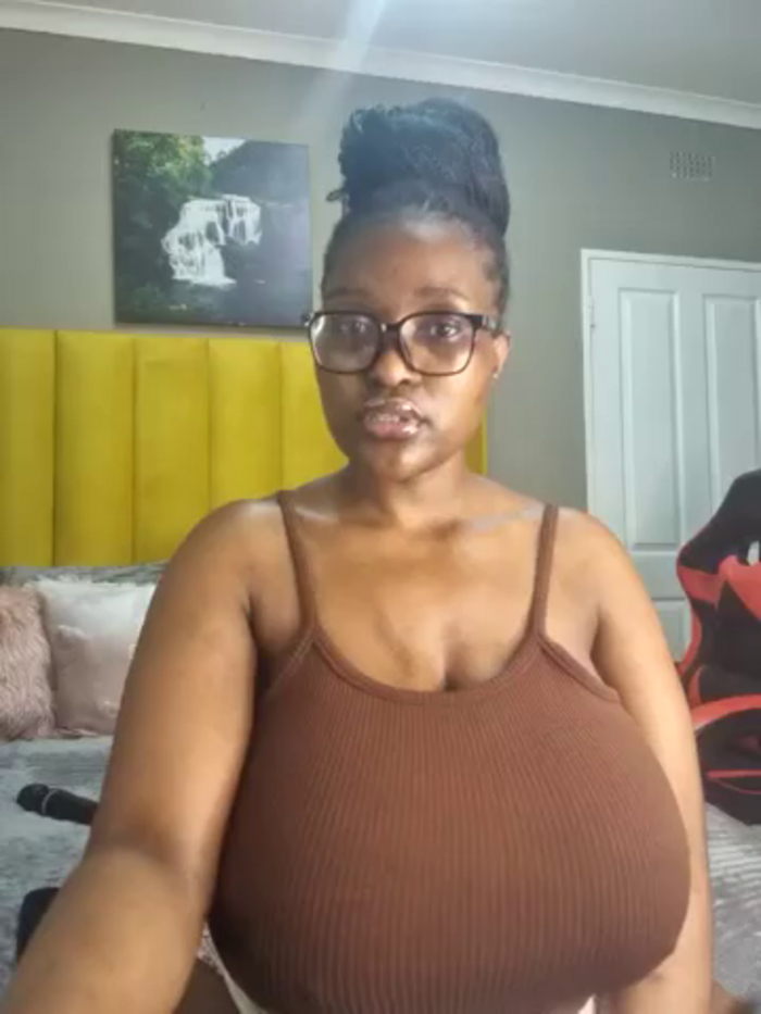 Bustygoddess32