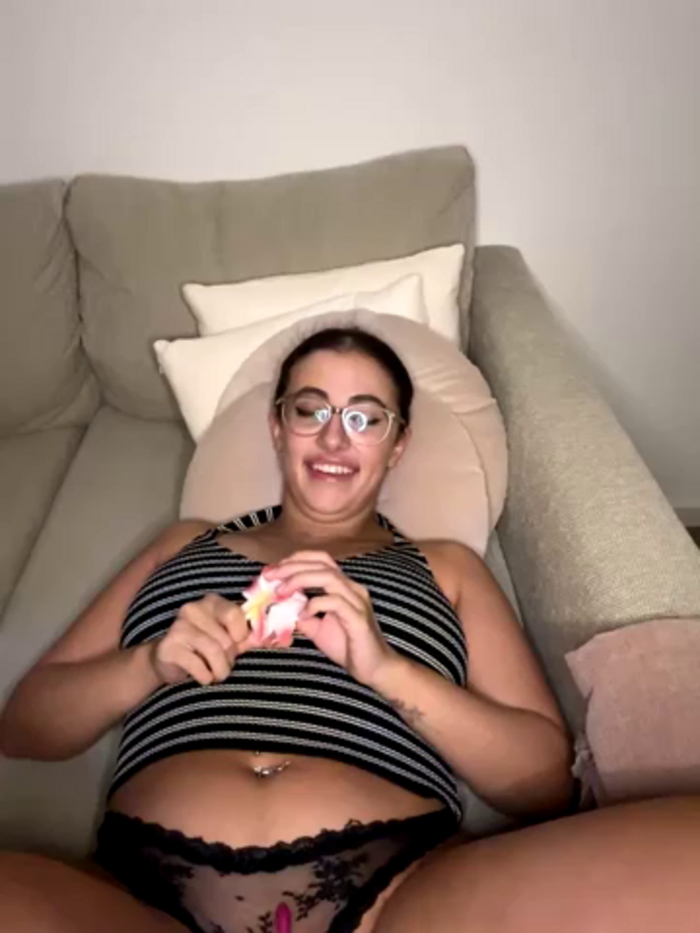 Mina_Khalifa
