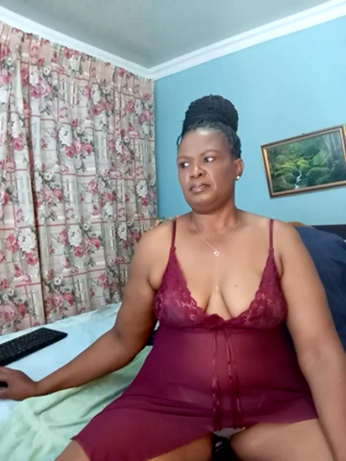 TALLNSEXY48