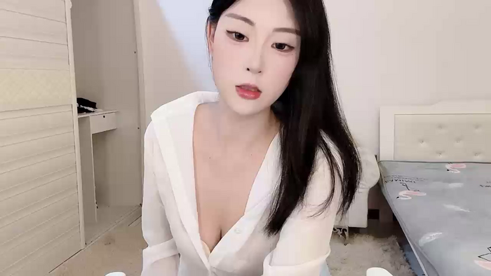 Angela-000