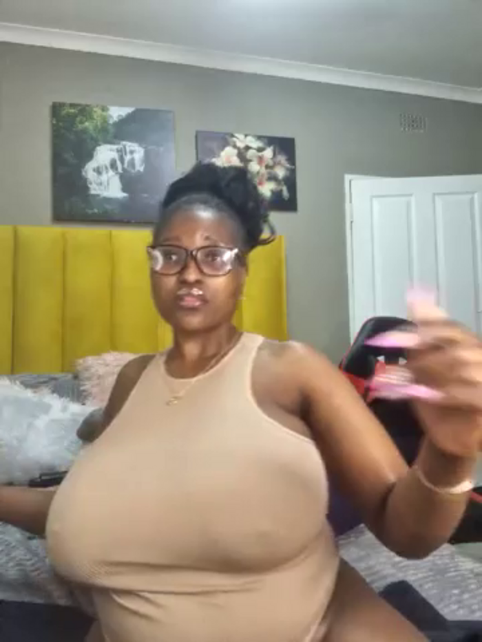 Bustygoddess32