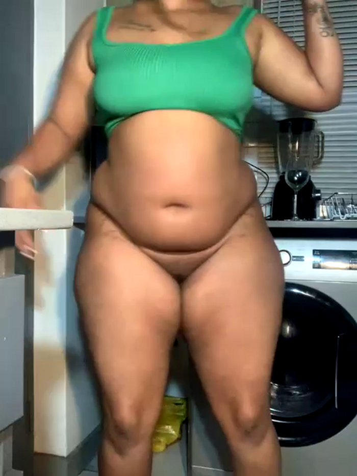 CurvyDesire1